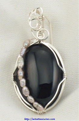 Onyx Pendant with Freshwater Pearls