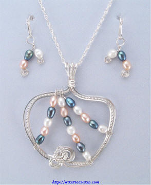 Freshwater Pearls Pendant w/Matching Earrings!